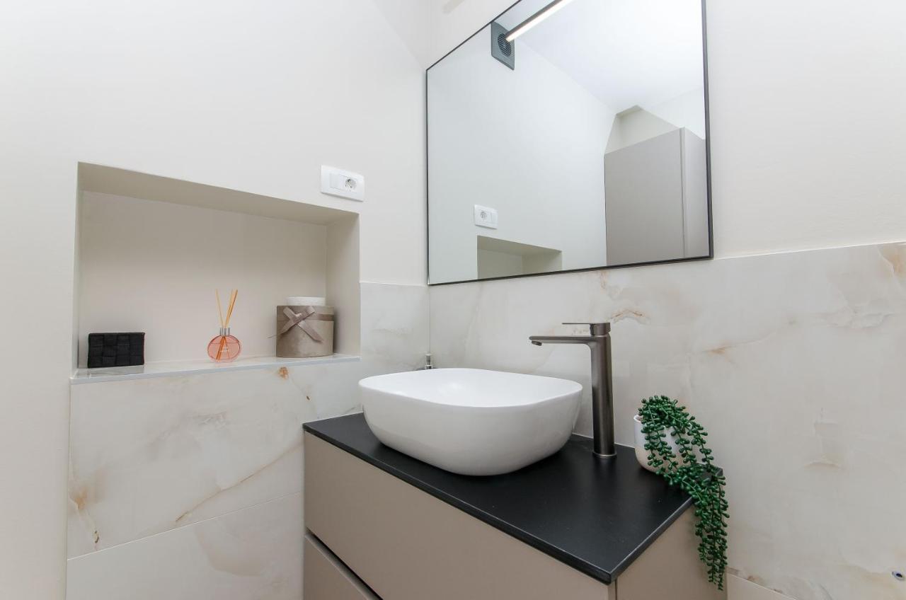 Rio Luxury Rooms สปลิท ภายนอก รูปภาพ